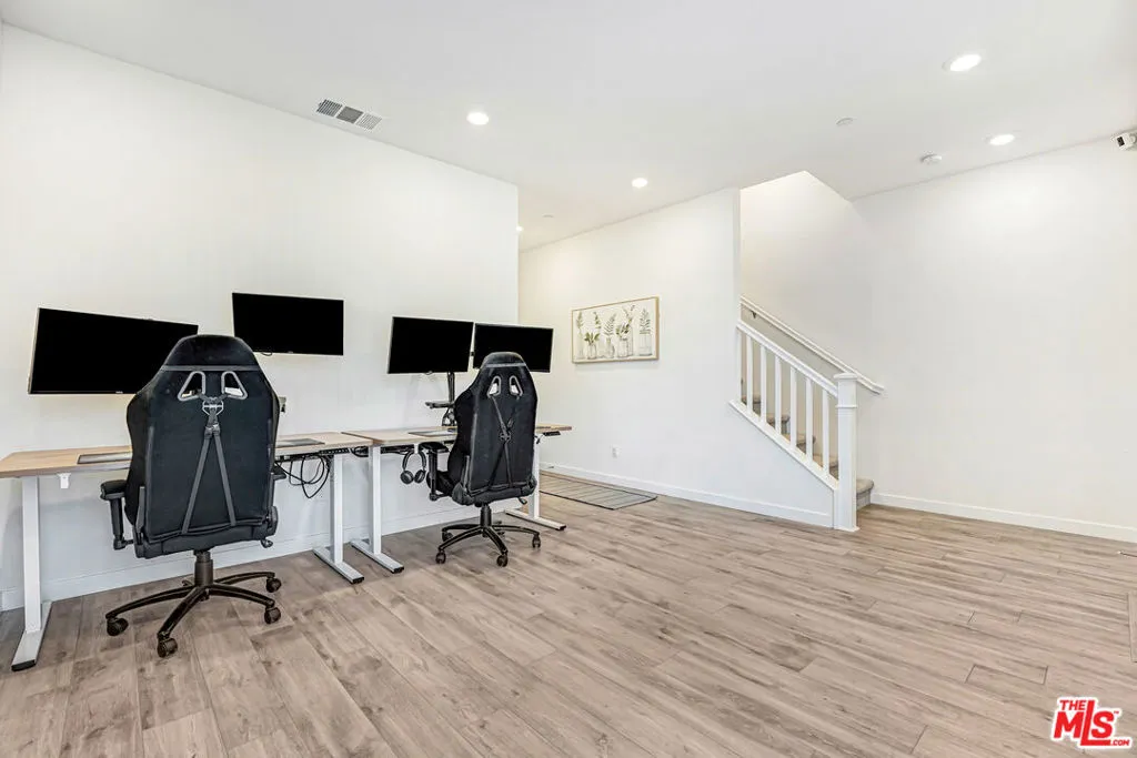 27566 Manzanita Way, Valencia, California 91381 home-pic-7