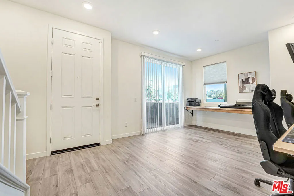 27566 Manzanita Way, Valencia, California 91381 home-pic-4