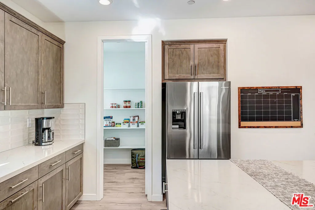 27566 Manzanita Way, Valencia, California 91381 home-pic-12