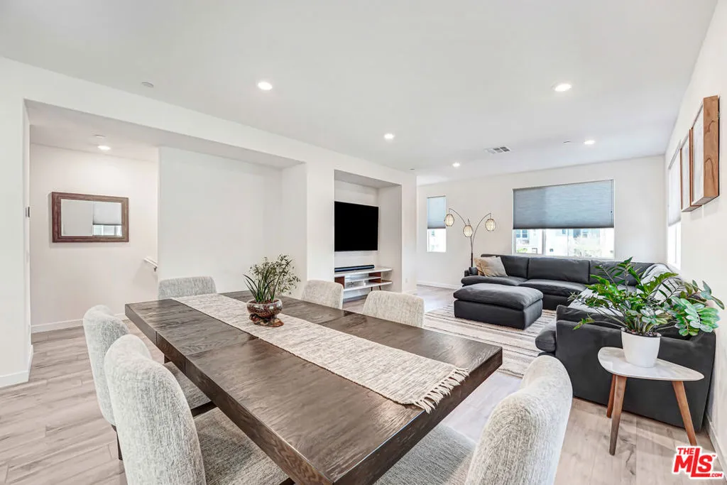 27566 Manzanita Way, Valencia, California 91381 home-pic-17
