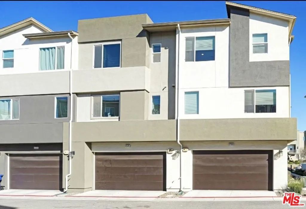 27566 Manzanita Way, Valencia, California 91381 home-pic-3