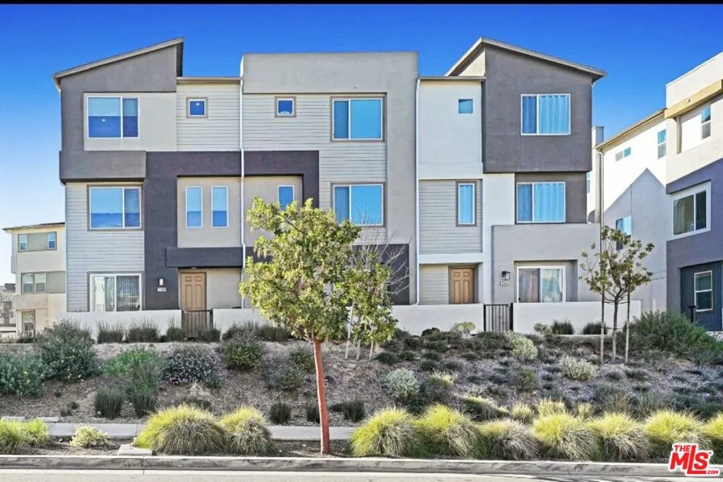 27566 Manzanita Way, Valencia, California 91381 home-pic-1