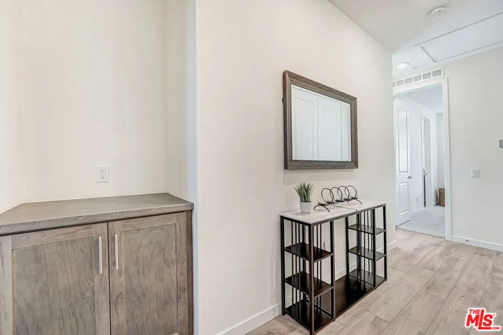 27566 Manzanita Way, Valencia, California 91381 home-pic-26