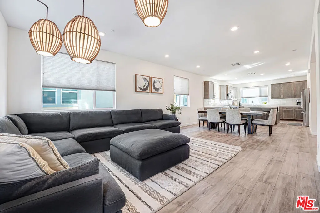 27566 Manzanita Way, Valencia, California 91381 home-pic-20