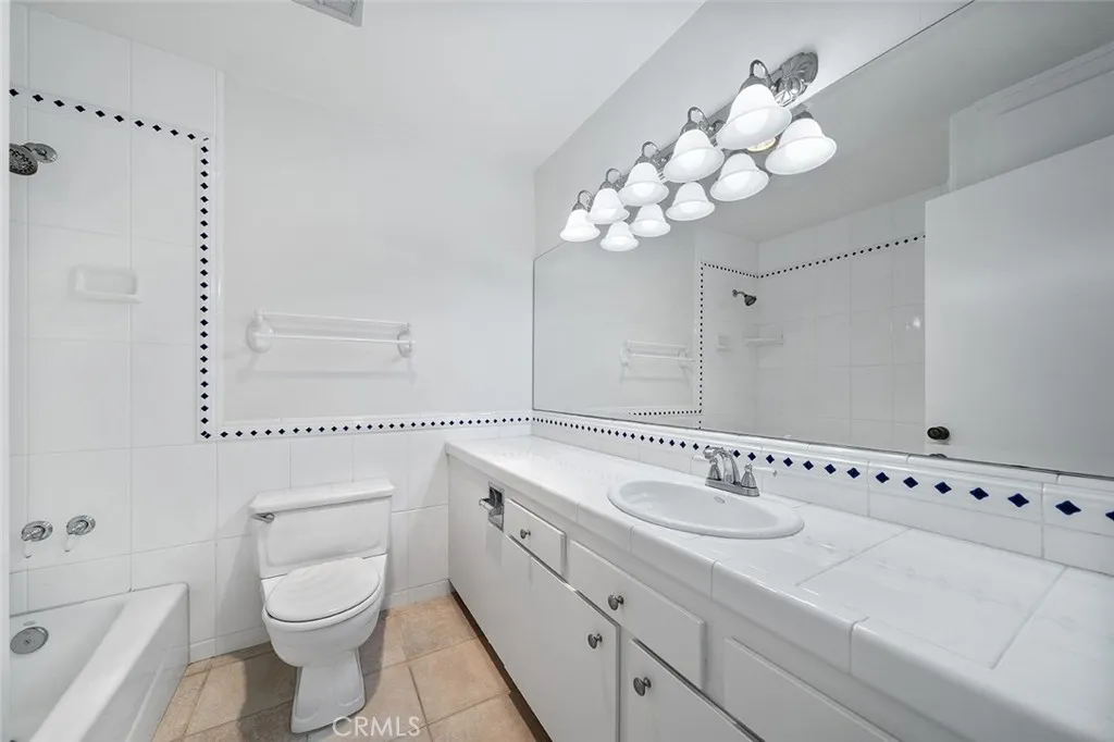 16090 Tortola Circle, Huntington Beach, California 92649 home-pic-25