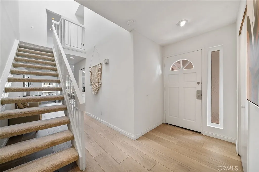 16090 Tortola Circle, Huntington Beach, California 92649 home-pic-3