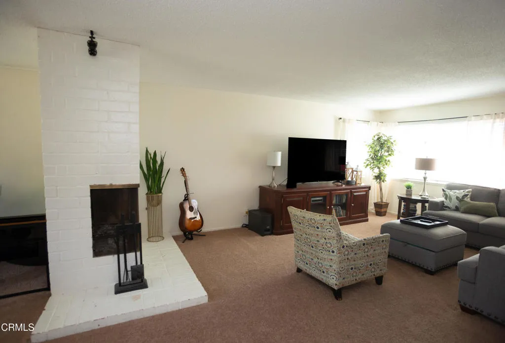 202 Yale Avenue, Ventura, California 93003 home-pic-3