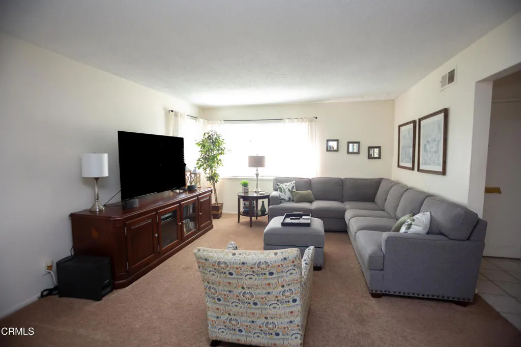 202 Yale Avenue, Ventura, California 93003 home-pic-2