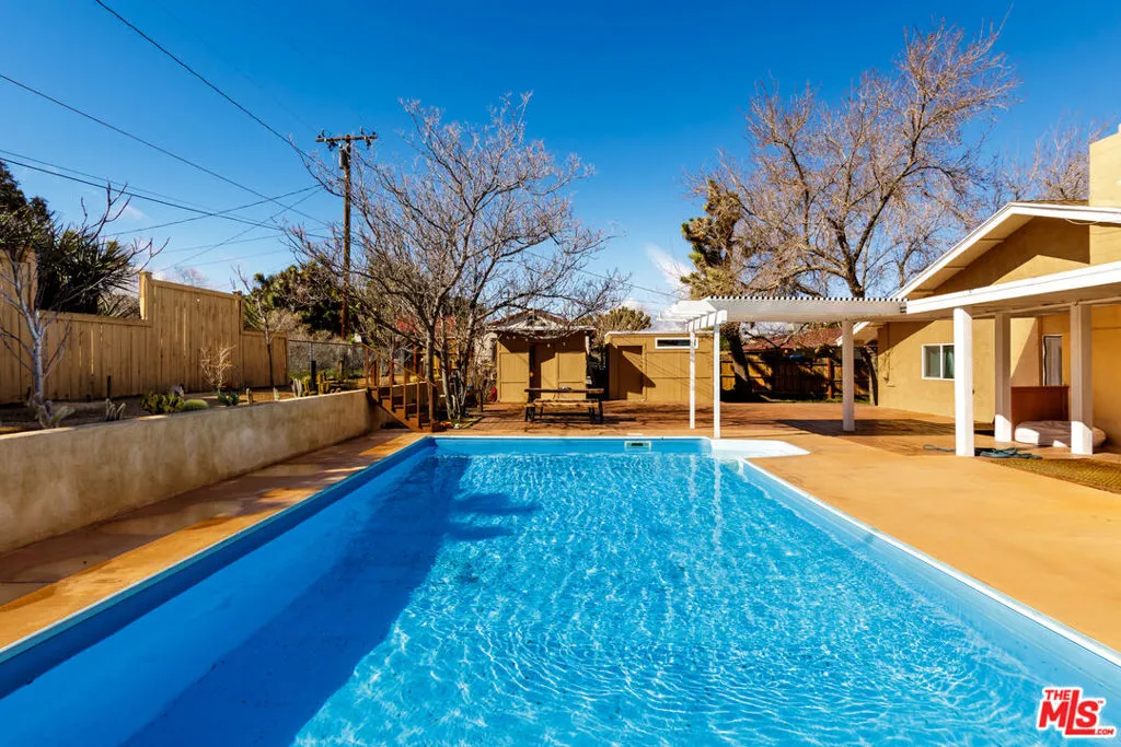 56839 Bonanza Drive, Yucca Valley, California 92284 home-pic-24