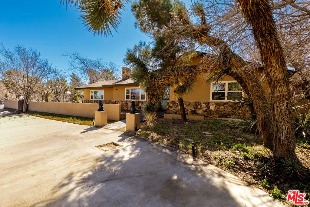 56839 Bonanza Drive, Yucca Valley, California 92284 home-pic-31