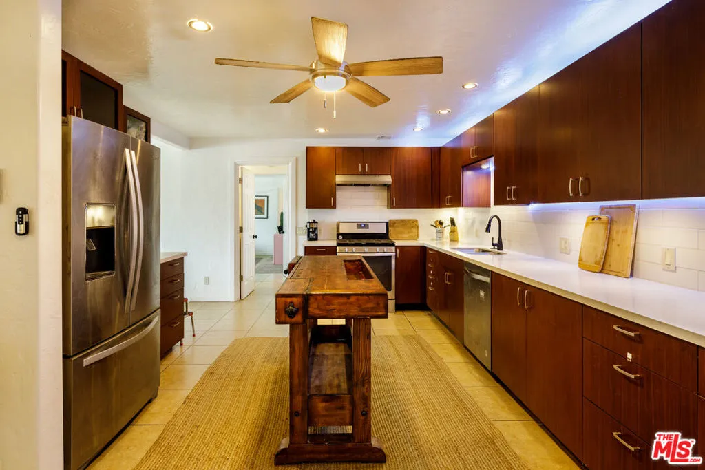 56839 Bonanza Drive, Yucca Valley, California 92284 home-pic-8