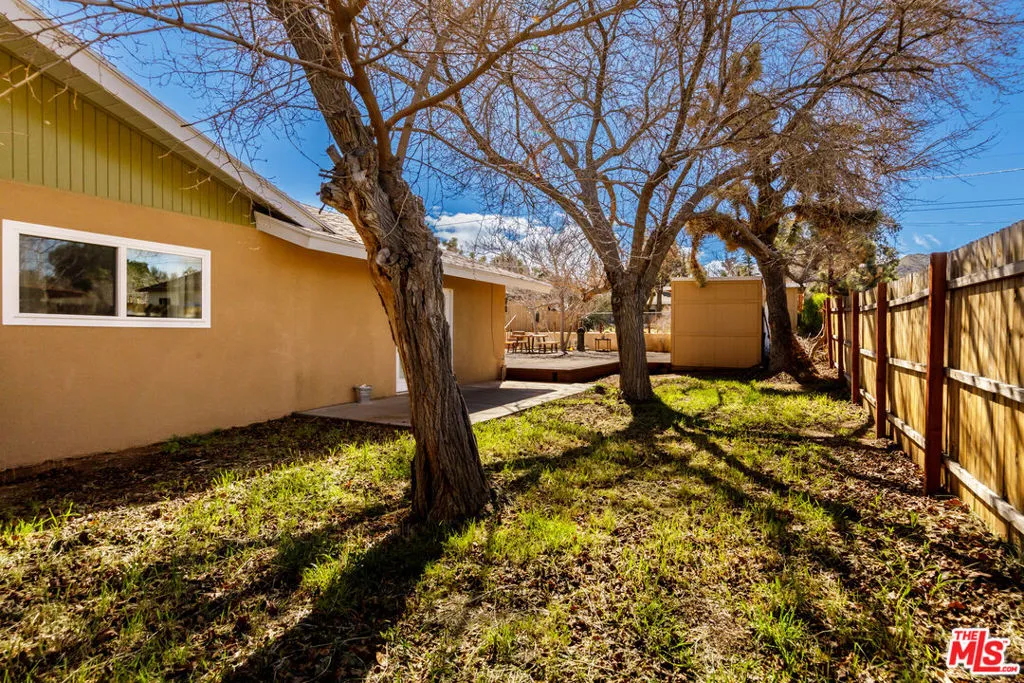 56839 Bonanza Drive, Yucca Valley, California 92284 home-pic-23
