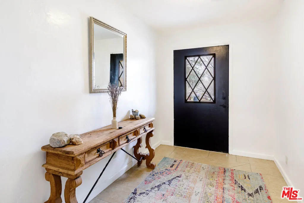 56839 Bonanza Drive, Yucca Valley, California 92284 home-pic-2