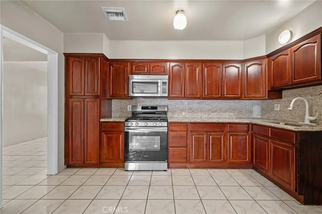 10520 Cook, Riverside, California 92505 home-pic-19