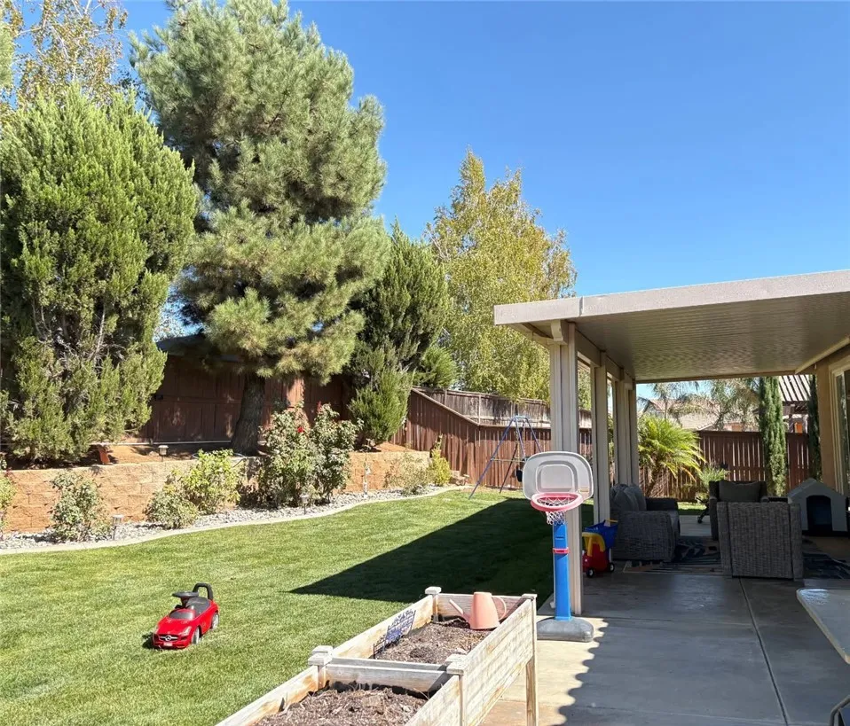 1640 Amber Lily, Beaumont, California 92223 home-pic-14