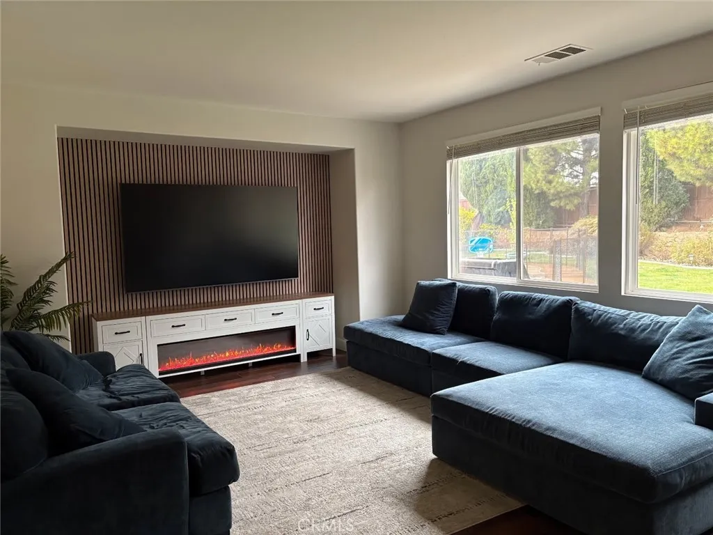 1640 Amber Lily, Beaumont, California 92223 home-pic-2