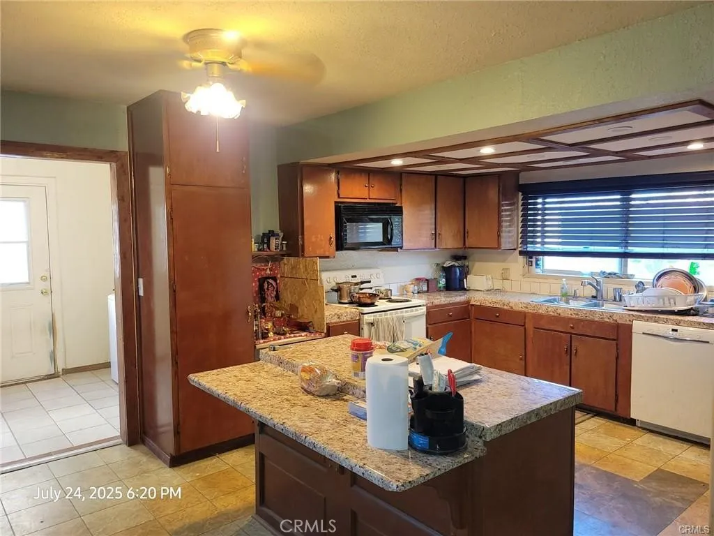 27177 Cahuilla Road, Apple Valley, California 92307 home-pic-5