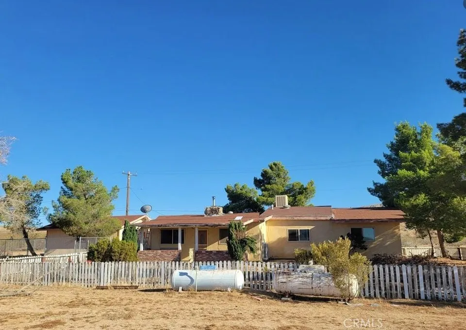 27177 Cahuilla Road, Apple Valley, California 92307 home-pic-2