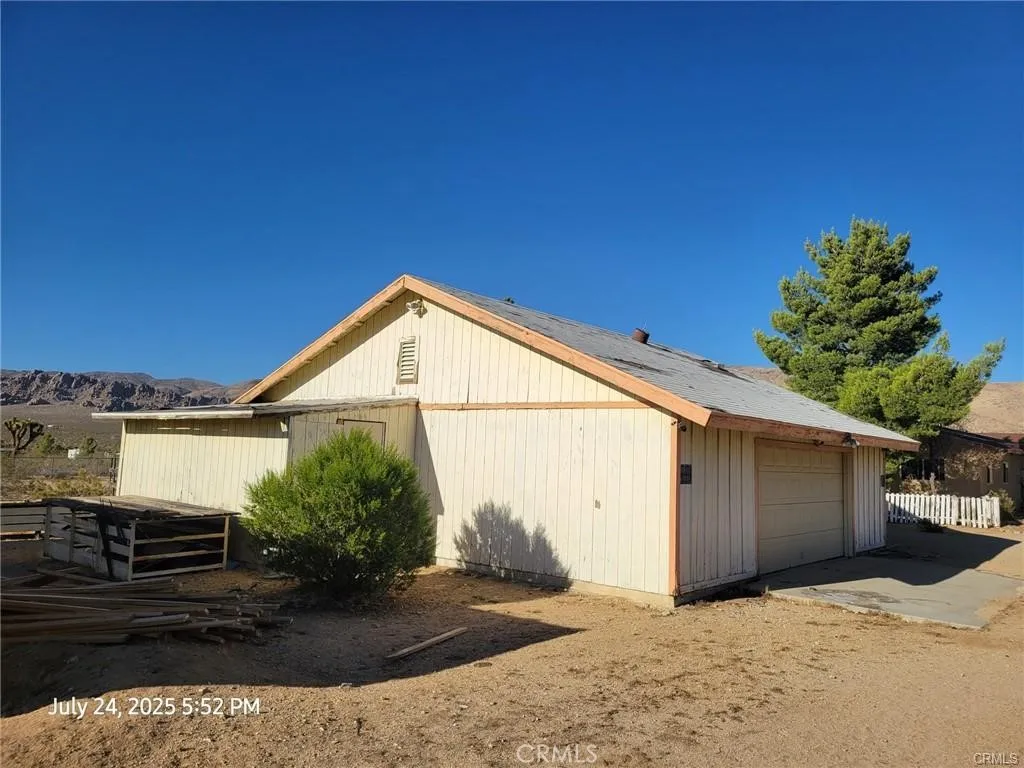27177 Cahuilla Road, Apple Valley, California 92307 home-pic-17