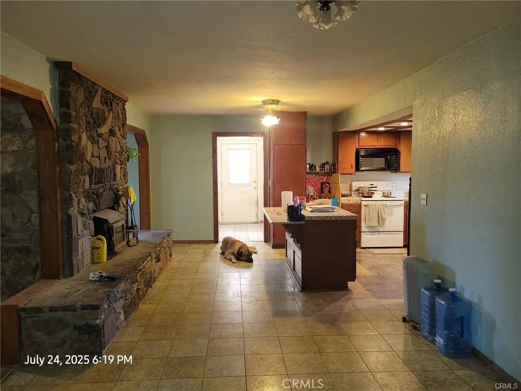 27177 Cahuilla Road, Apple Valley, California 92307 home-pic-4