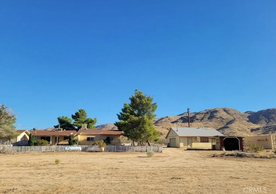 27177 Cahuilla Road, Apple Valley, California 92307 home-pic-1
