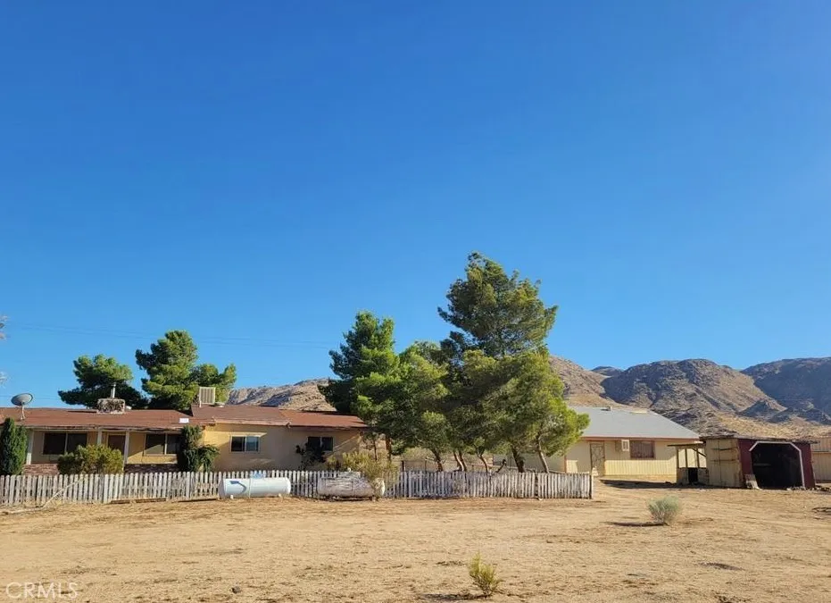 27177 Cahuilla Road, Apple Valley, California 92307 home-pic-23