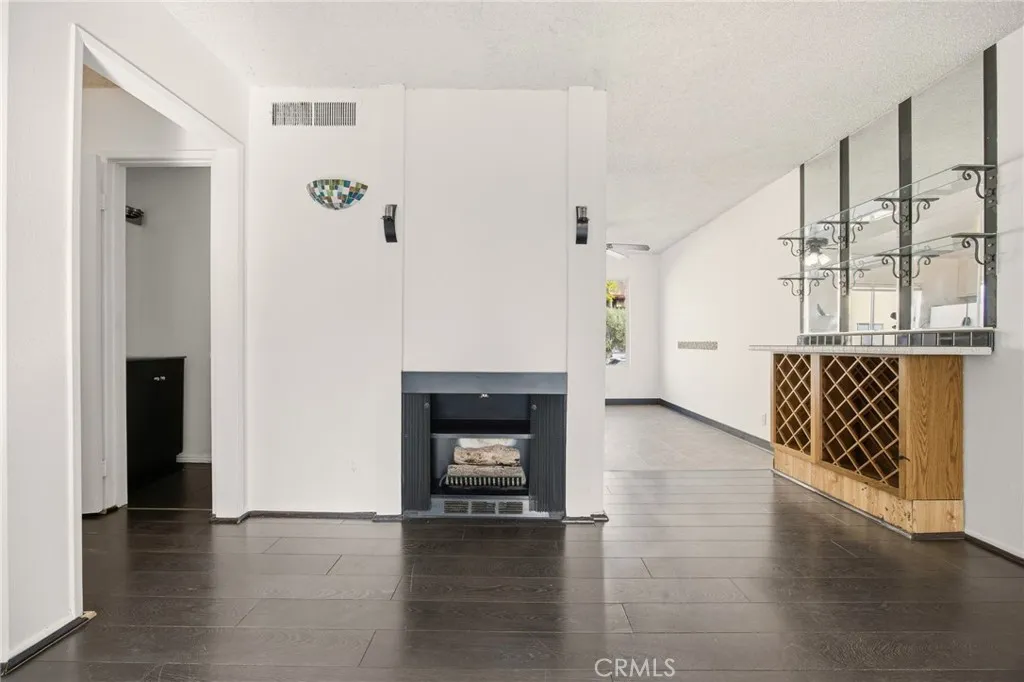 7738 Via Napoli 50, Burbank, California 91504 home-pic-8