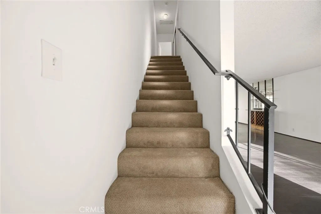 7738 Via Napoli 50, Burbank, California 91504 home-pic-23