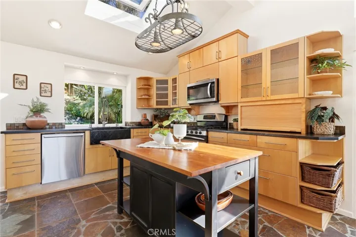 2533 N Shady Forest Lane, Orange, California 92867