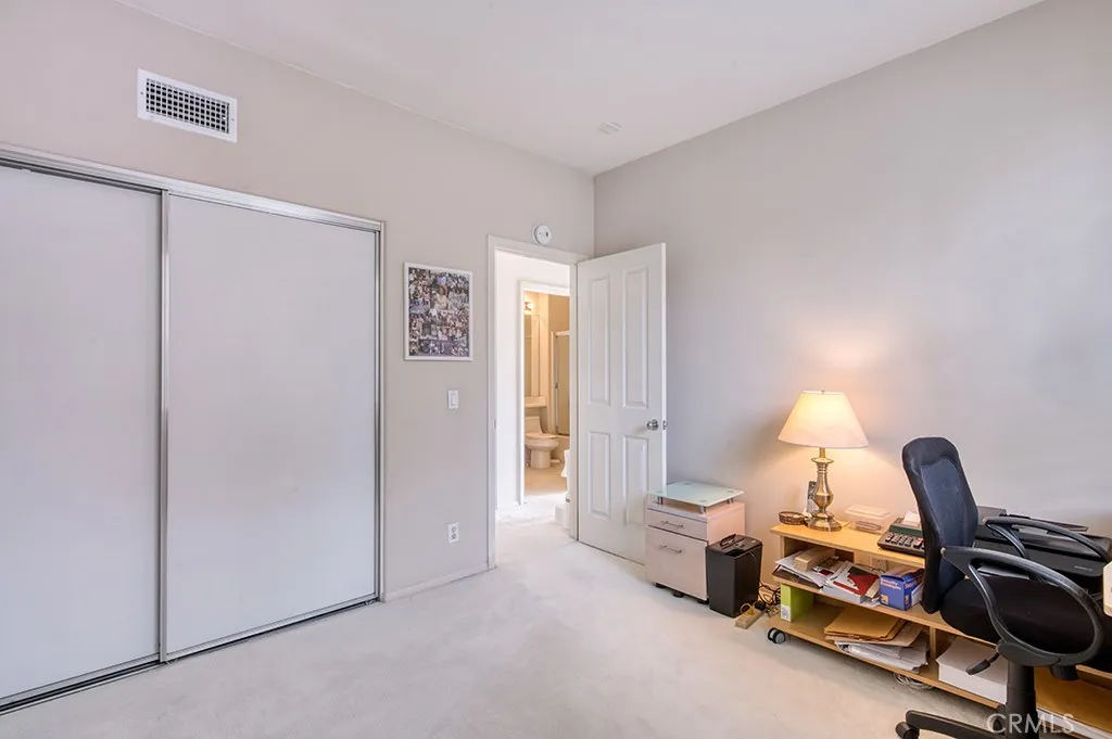 1204 Solvay Aisle, Irvine, California 92606 home-pic-13
