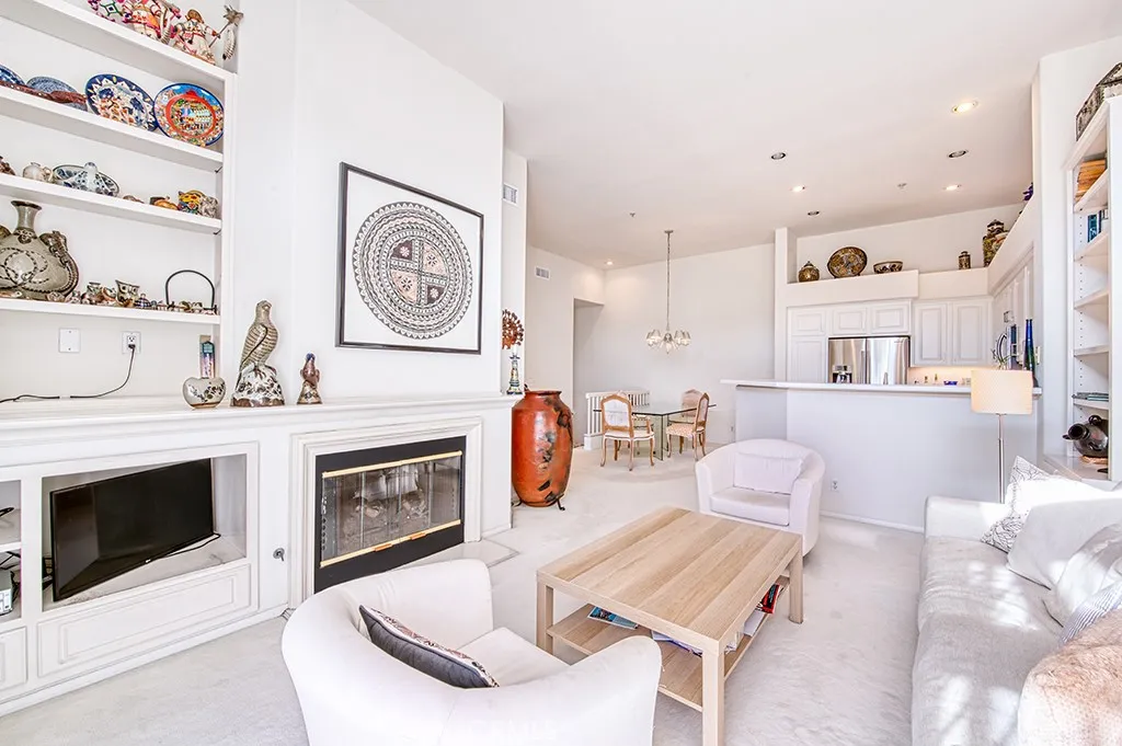 1204 Solvay Aisle, Irvine, California 92606 home-pic-1