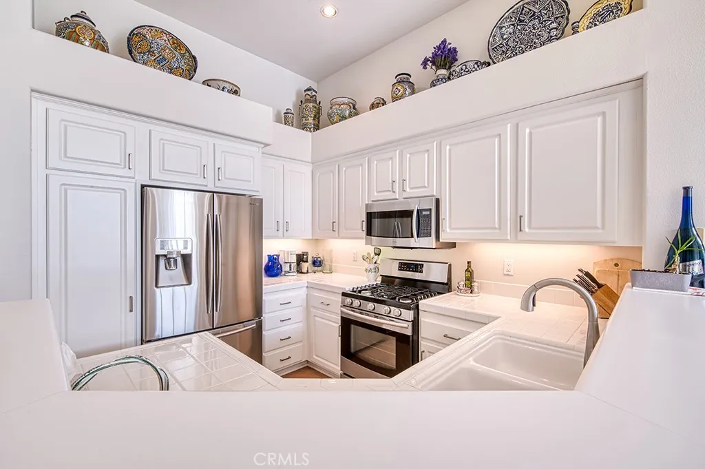 1204 Solvay Aisle, Irvine, California 92606 home-pic-4