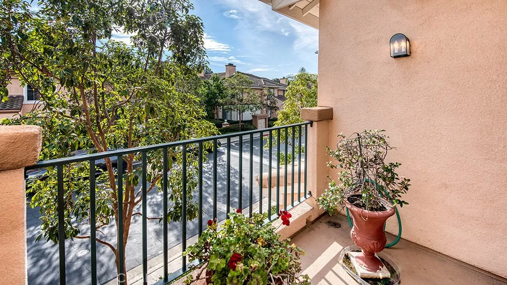 1204 Solvay Aisle, Irvine, California 92606 home-pic-17