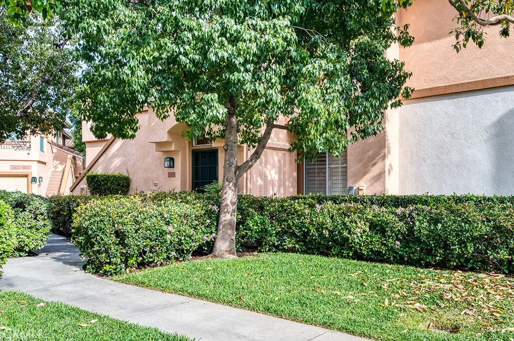1204 Solvay Aisle, Irvine, California 92606 home-pic-21