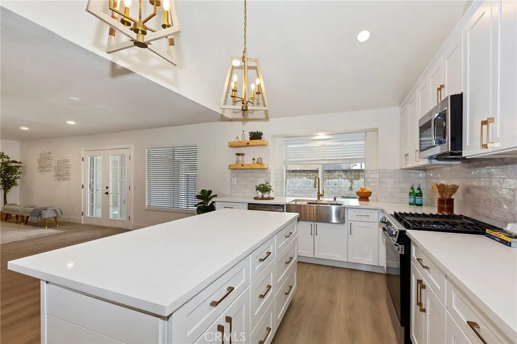 1181 W Banyon, Rialto, California 92377 home-pic-8