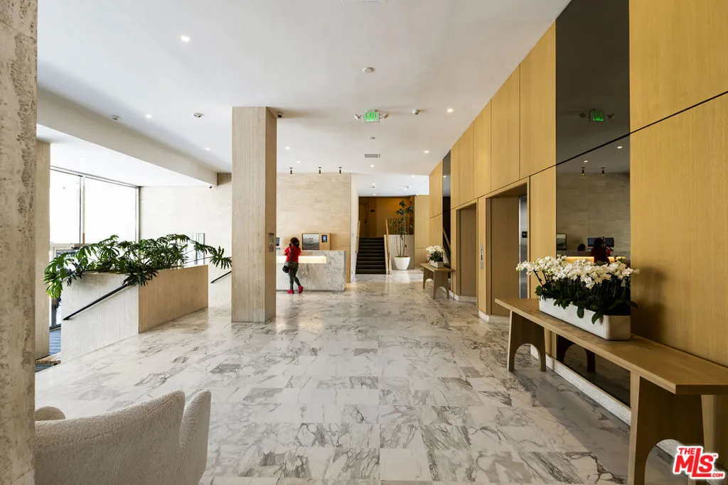 999 N Doheny Drive 811, West Hollywood, California 90069 home-pic-13