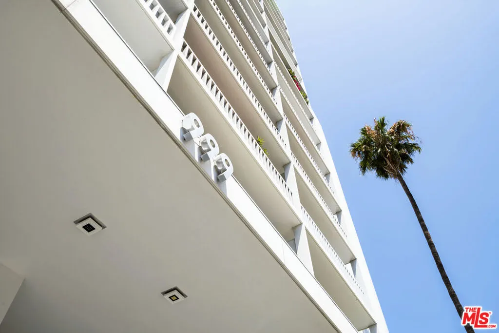 999 N Doheny Drive 811, West Hollywood, California 90069 home-pic-17