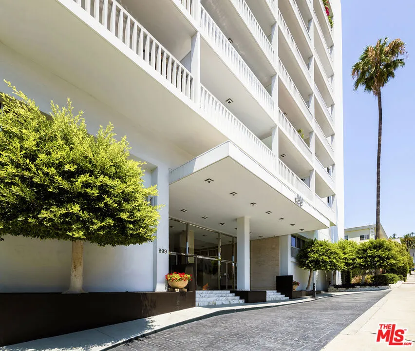 999 N Doheny Drive 811, West Hollywood, California 90069 home-pic-15