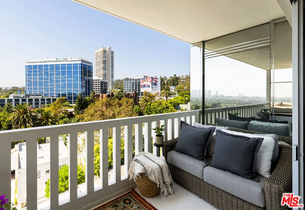 999 N Doheny Drive 811, West Hollywood, California 90069 home-pic-11