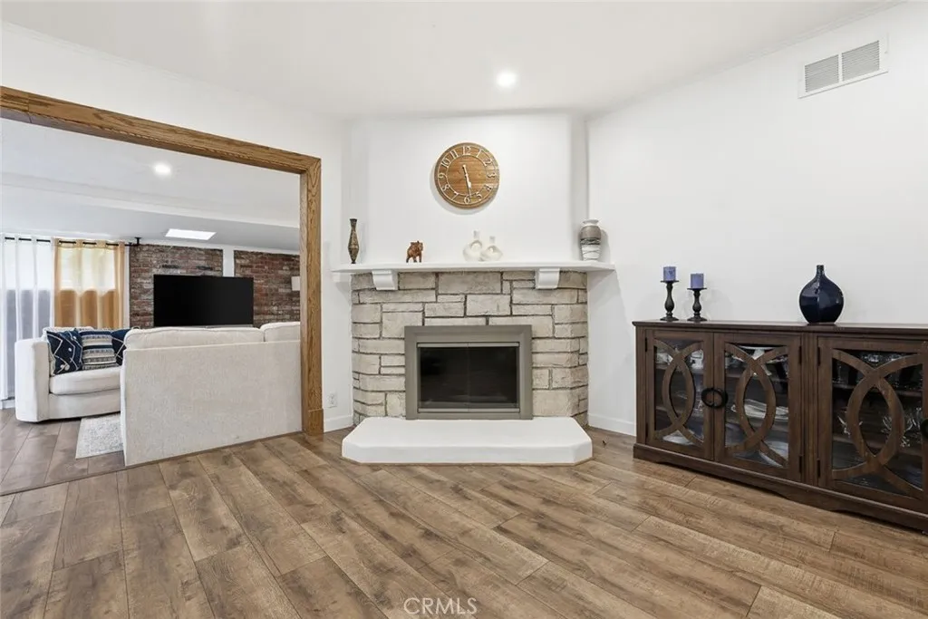7042 Morse Avenue, North Hollywood, California 91605 home-pic-7