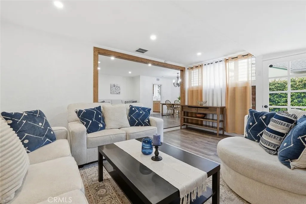 7042 Morse Avenue, North Hollywood, California 91605 home-pic-18
