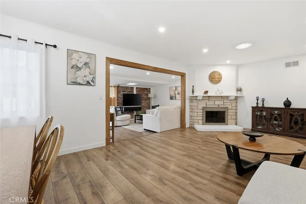7042 Morse Avenue, North Hollywood, California 91605 home-pic-8