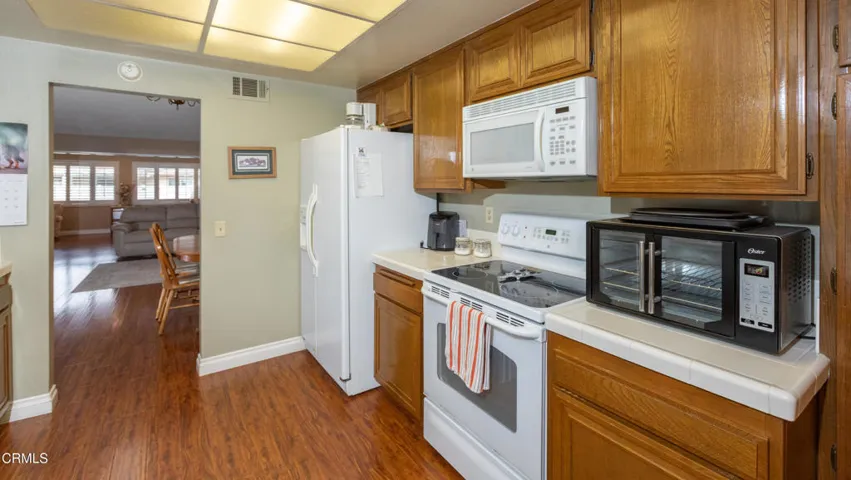 9 30110 Village 30 (Camarillo CA)