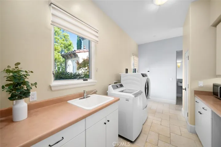 1175 Bassi, San Luis Obispo, California 93405