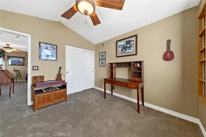 Guest bedroom.