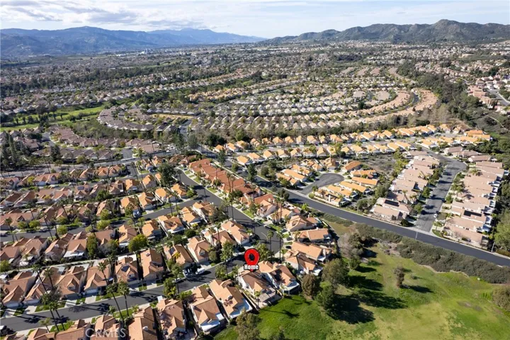 You will appreciate the serenity of your quiet street in the middle of the community.