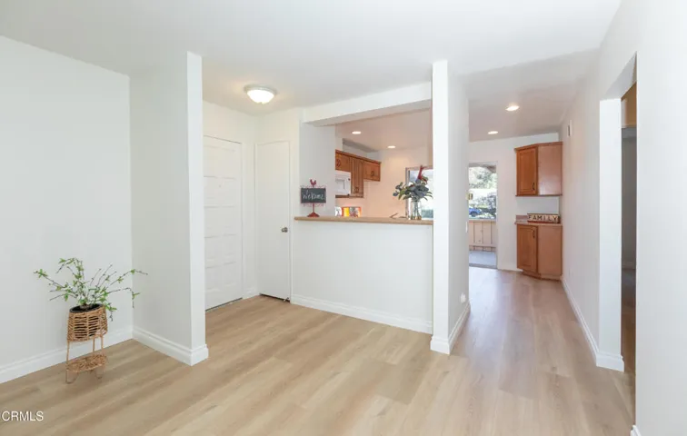 11 15421 Village 15 (Camarillo CA)