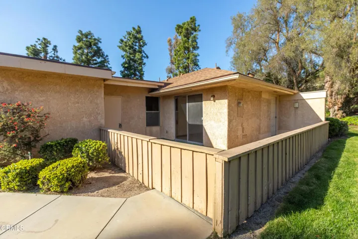2 15421 Village 15 (Camarillo CA)