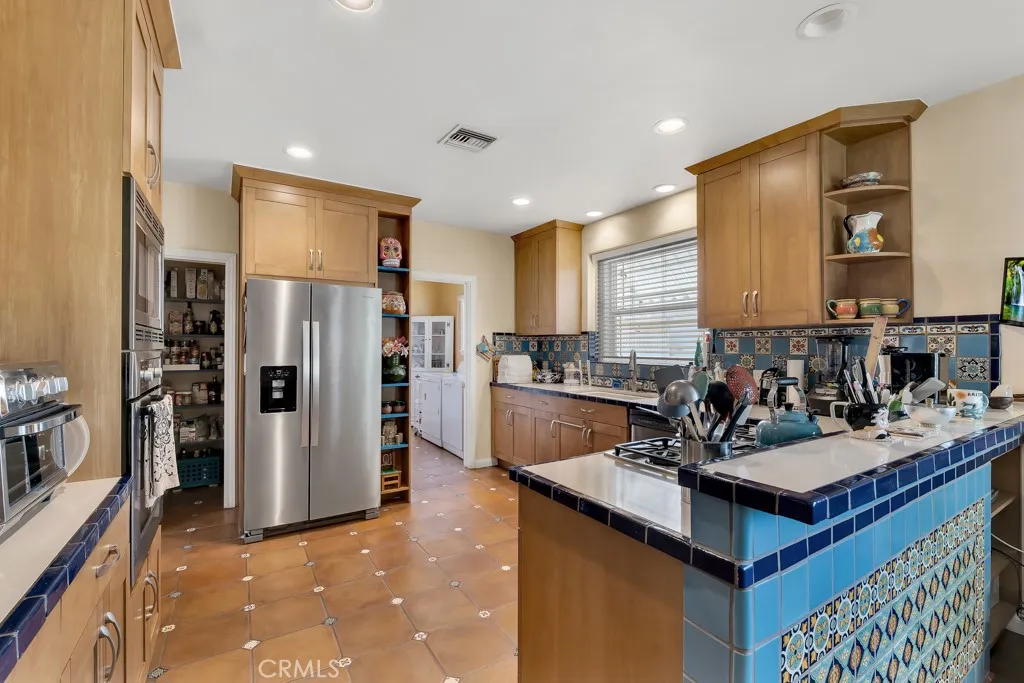 14024 Califa, Valley Glen, California 91401 home-pic-6