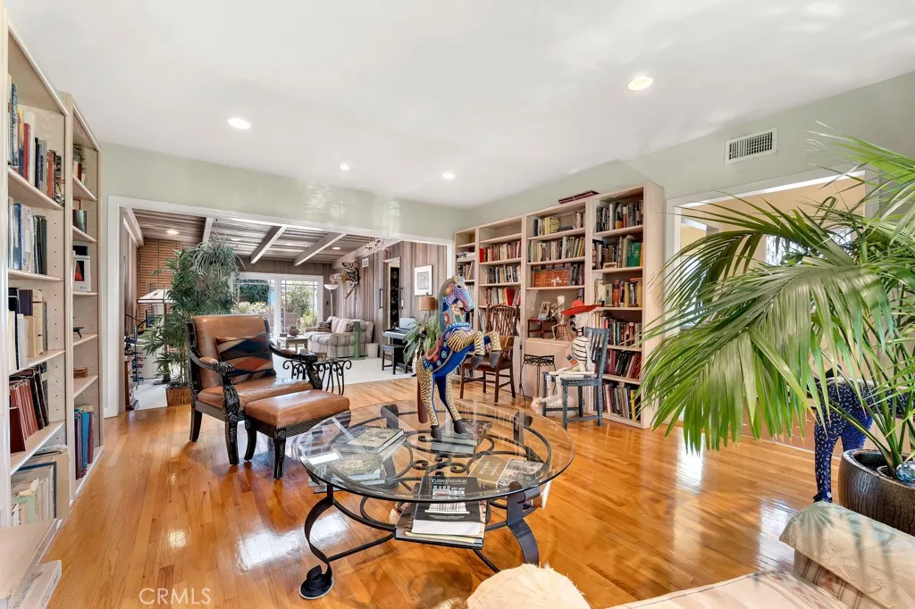14024 Califa, Valley Glen, California 91401 home-pic-4